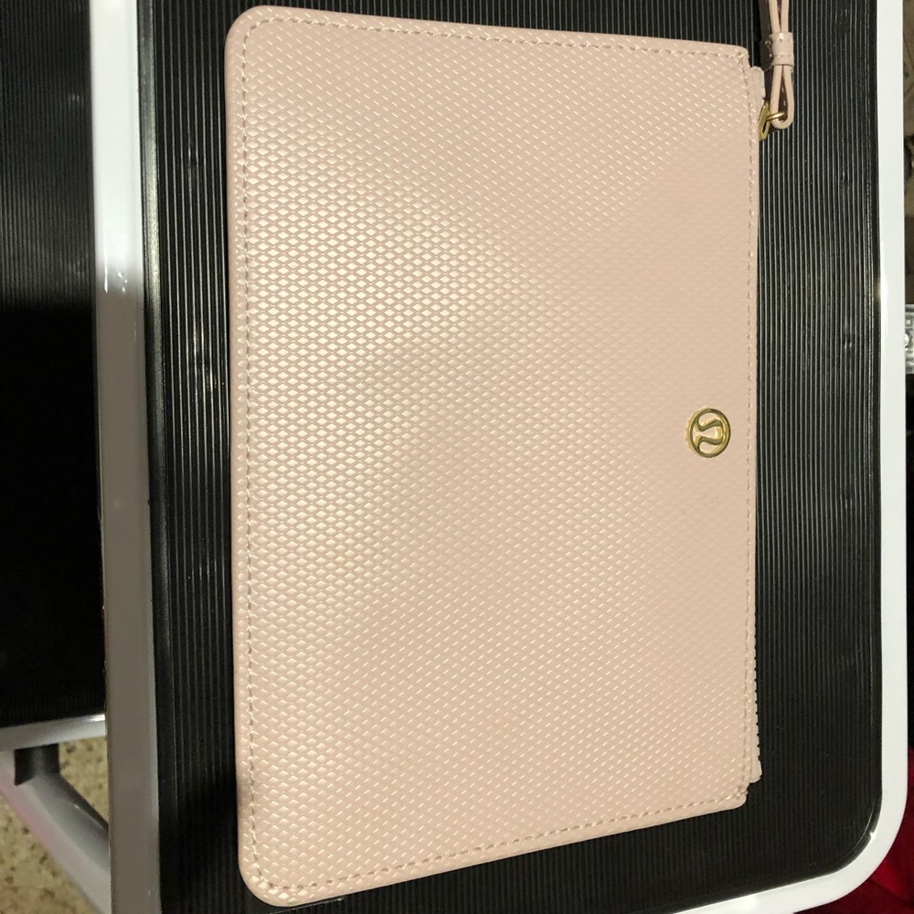 Lululemon pouch, wristlet